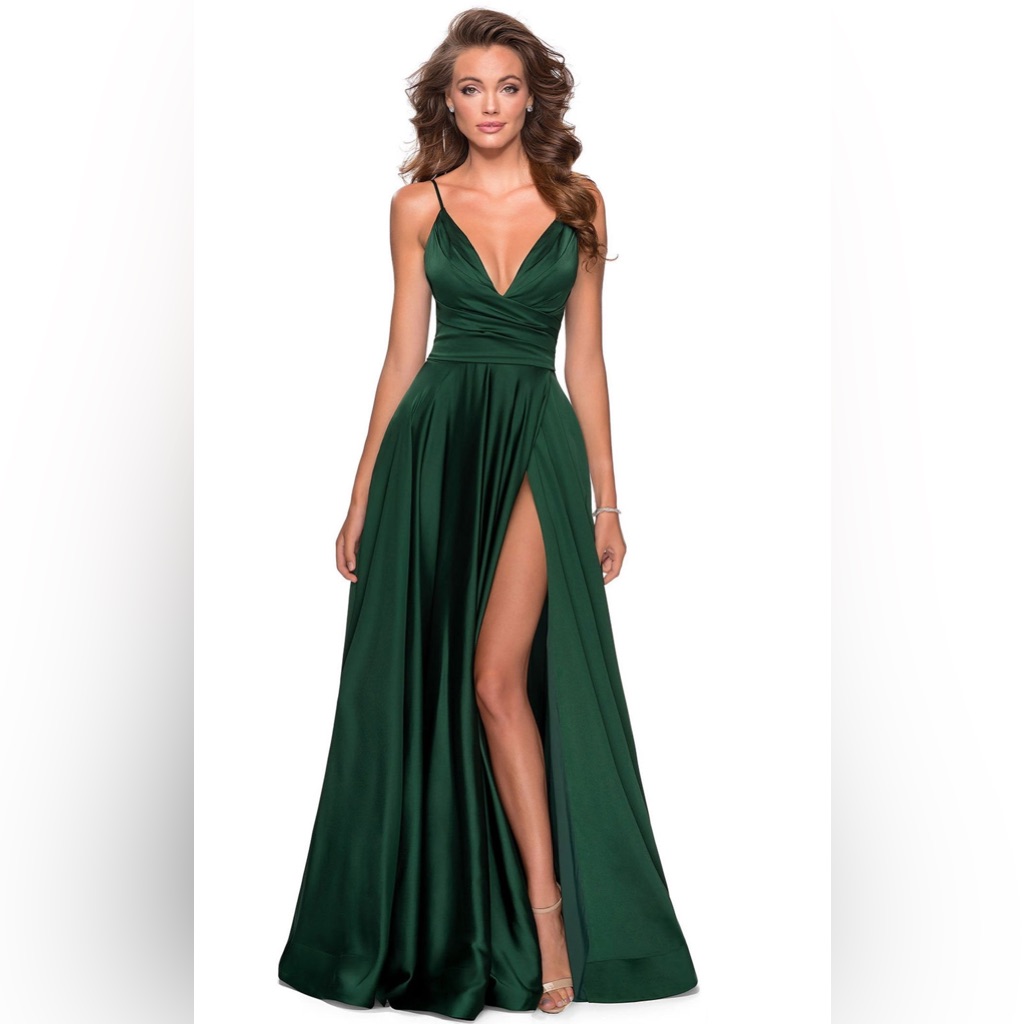 Nwt La Femme Deep V Neck High Slit Simple A-Line Gown In Emerald